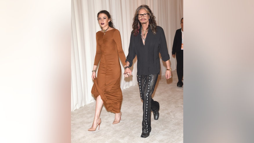 steven tyler gf.jpg